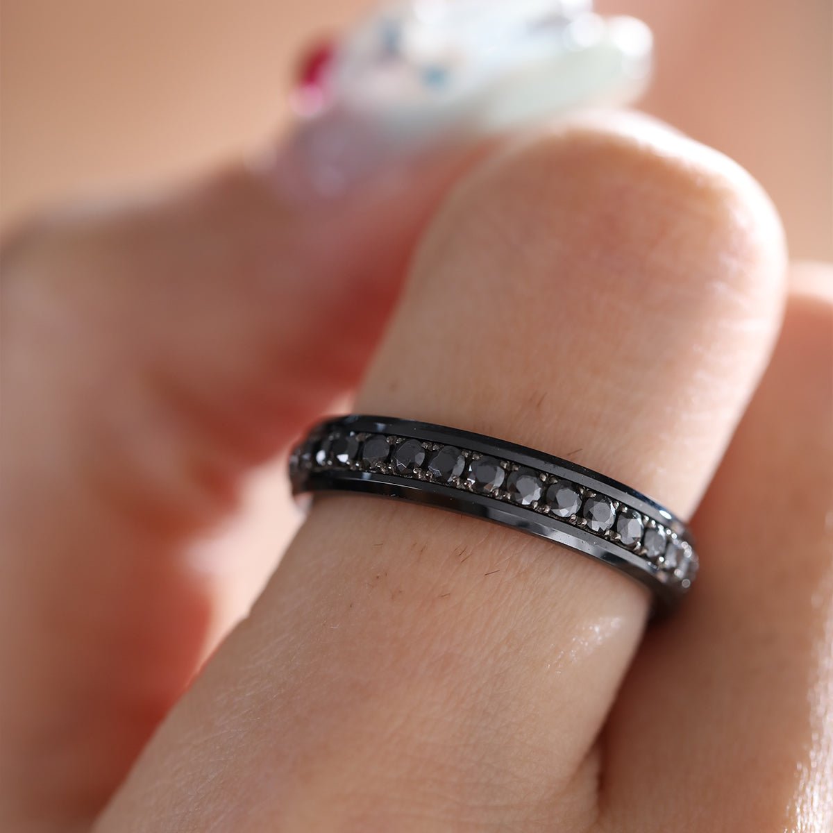 Black Ceramic Round Black Moissanite Fidget Ring - FIORESE JEWELRY