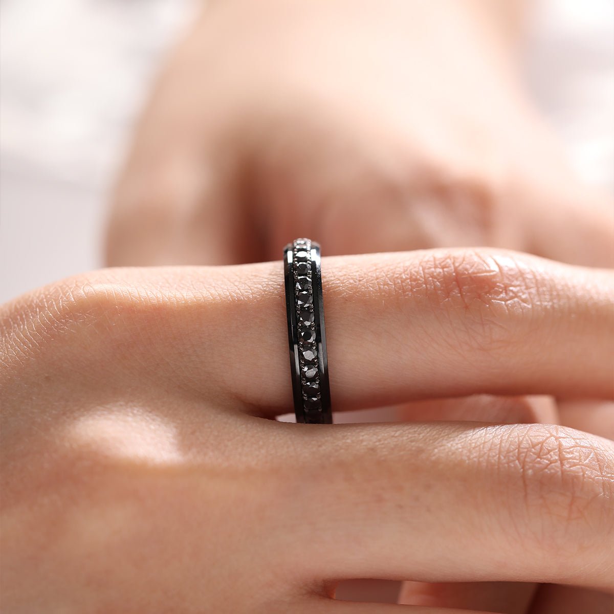 Black Ceramic Round Black Moissanite Fidget Ring - FIORESE JEWELRY