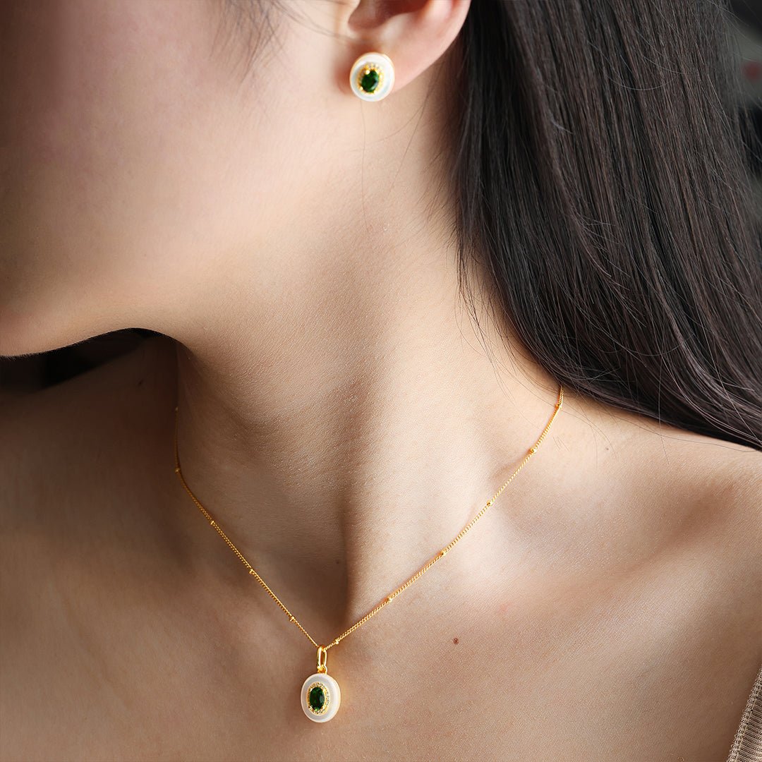 Oval Diopside & Nacre Pendant Necklace - LGG Jewelry